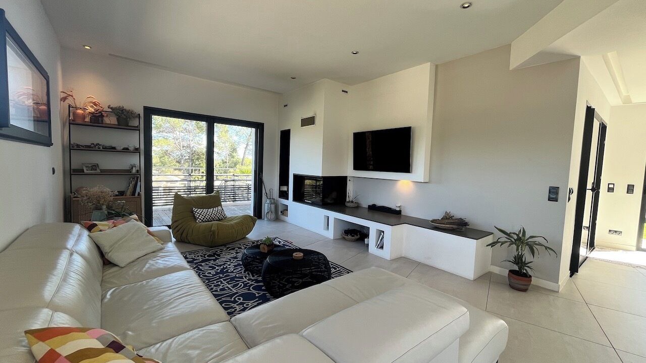 Photo of Livingroom in Montaud