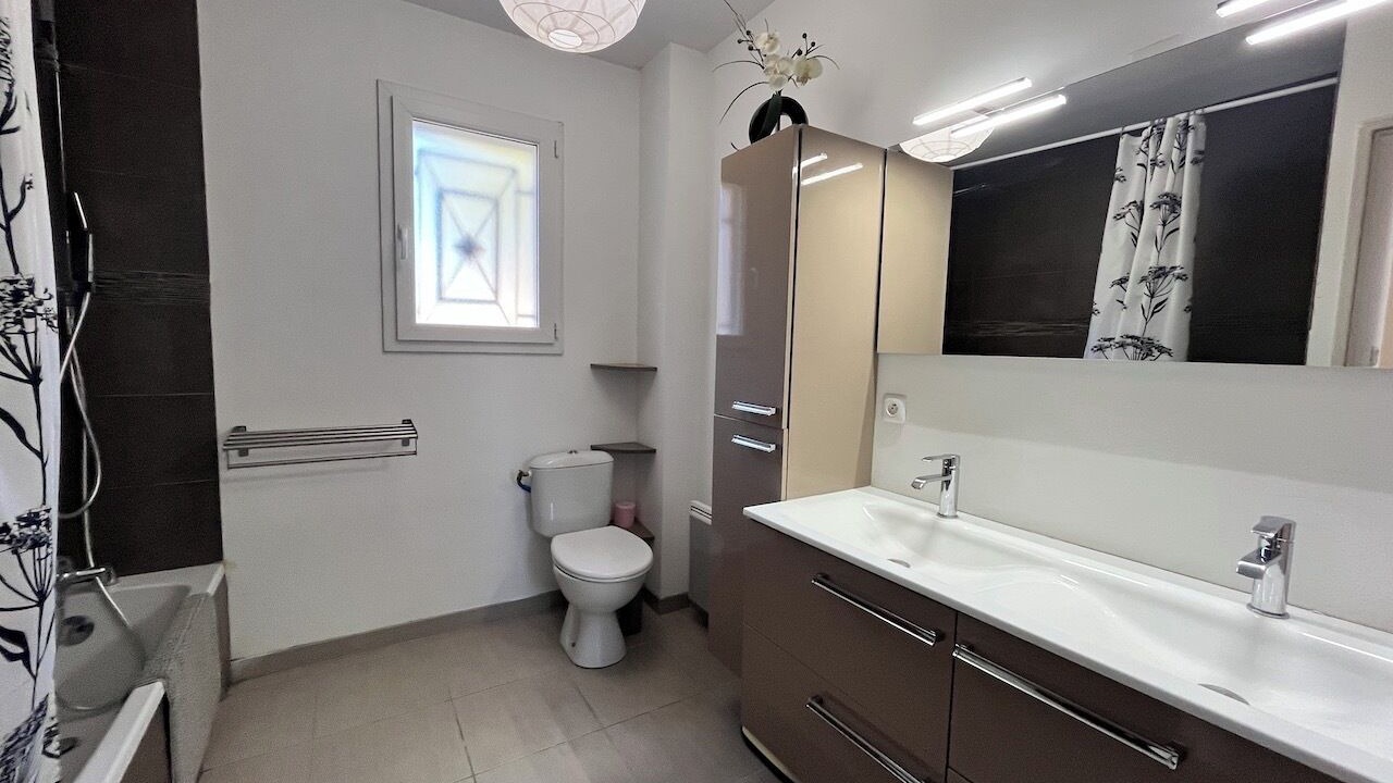 Photo of Bathroom in Teyran