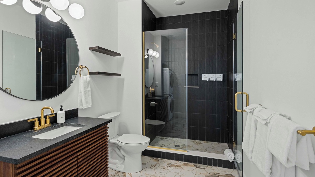 Photo of Bathroom in Old City