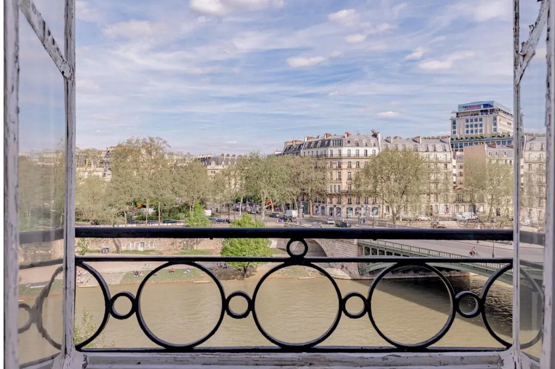 Photo of Outdoor in Arsenal