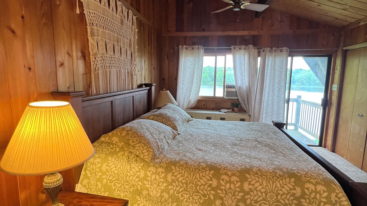 Photo of Bedroom in Granville Summit