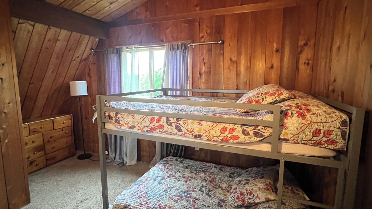 Photo of Bedroom in Granville Summit