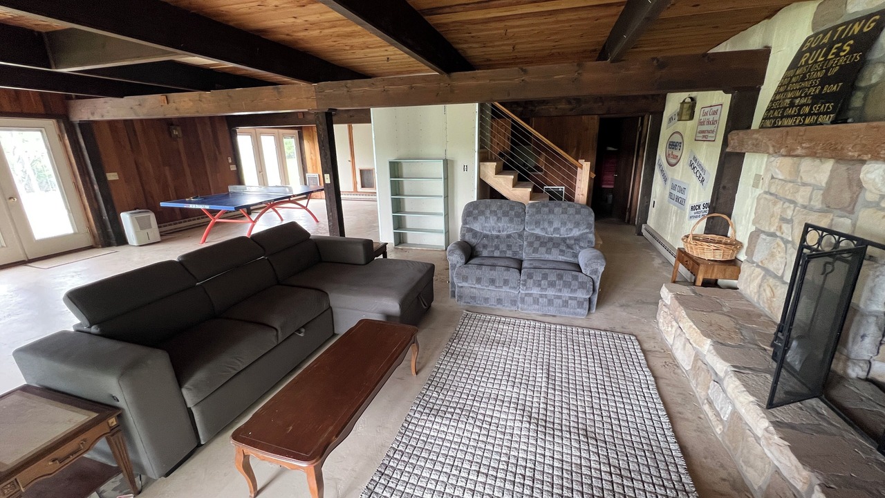 Photo of Livingroom in Granville Summit