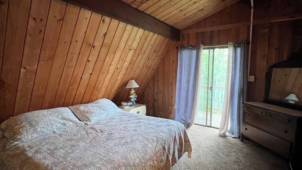 Photo of Bedroom in Granville Summit
