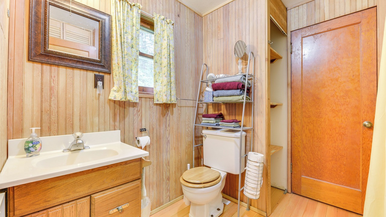 Photo of Bathroom in Grapeview