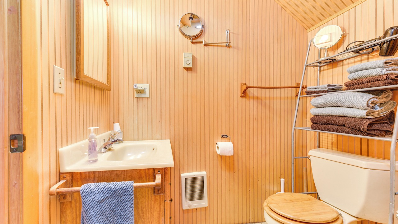 Photo of Bathroom in Grapeview