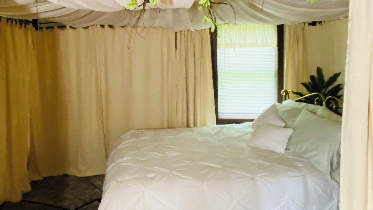 Photo of Bedroom in Nappanee