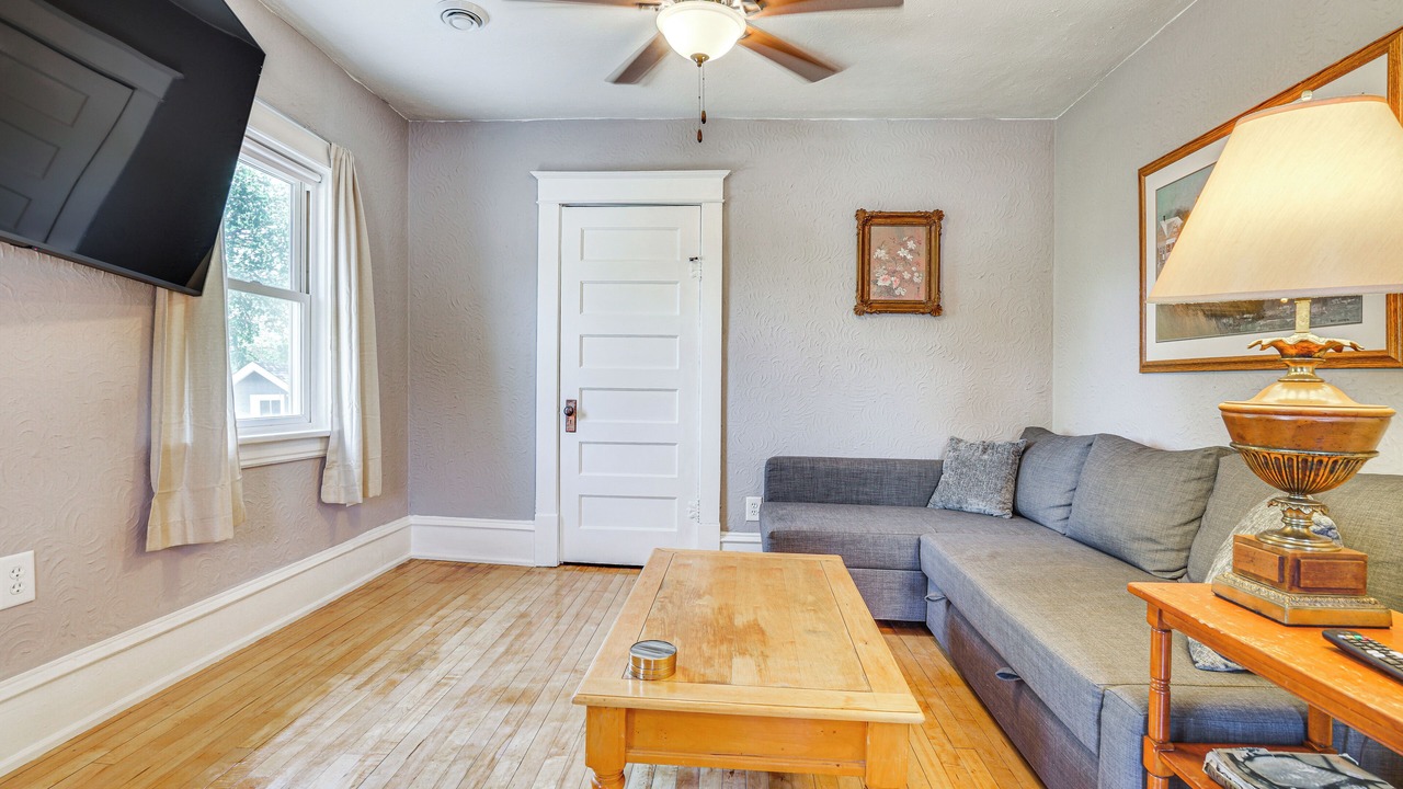 Photo of Livingroom in Mound