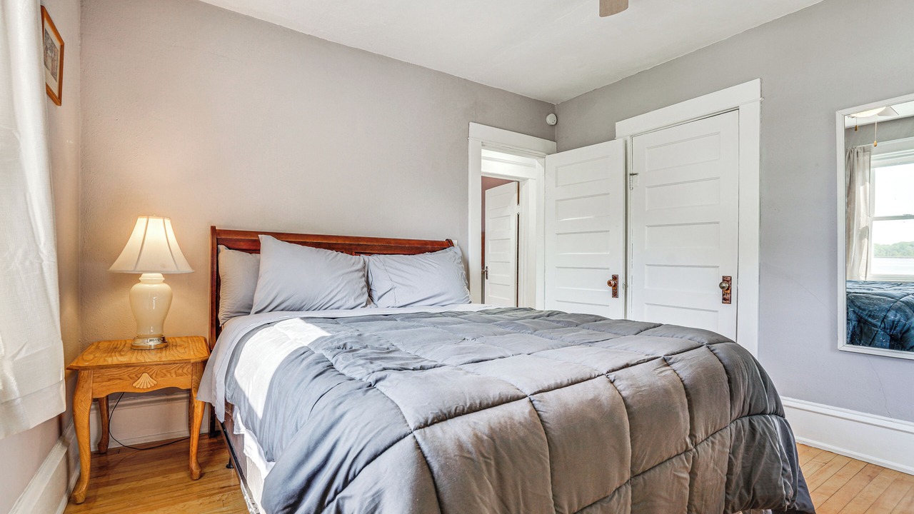 Photo of Bedroom in Mound