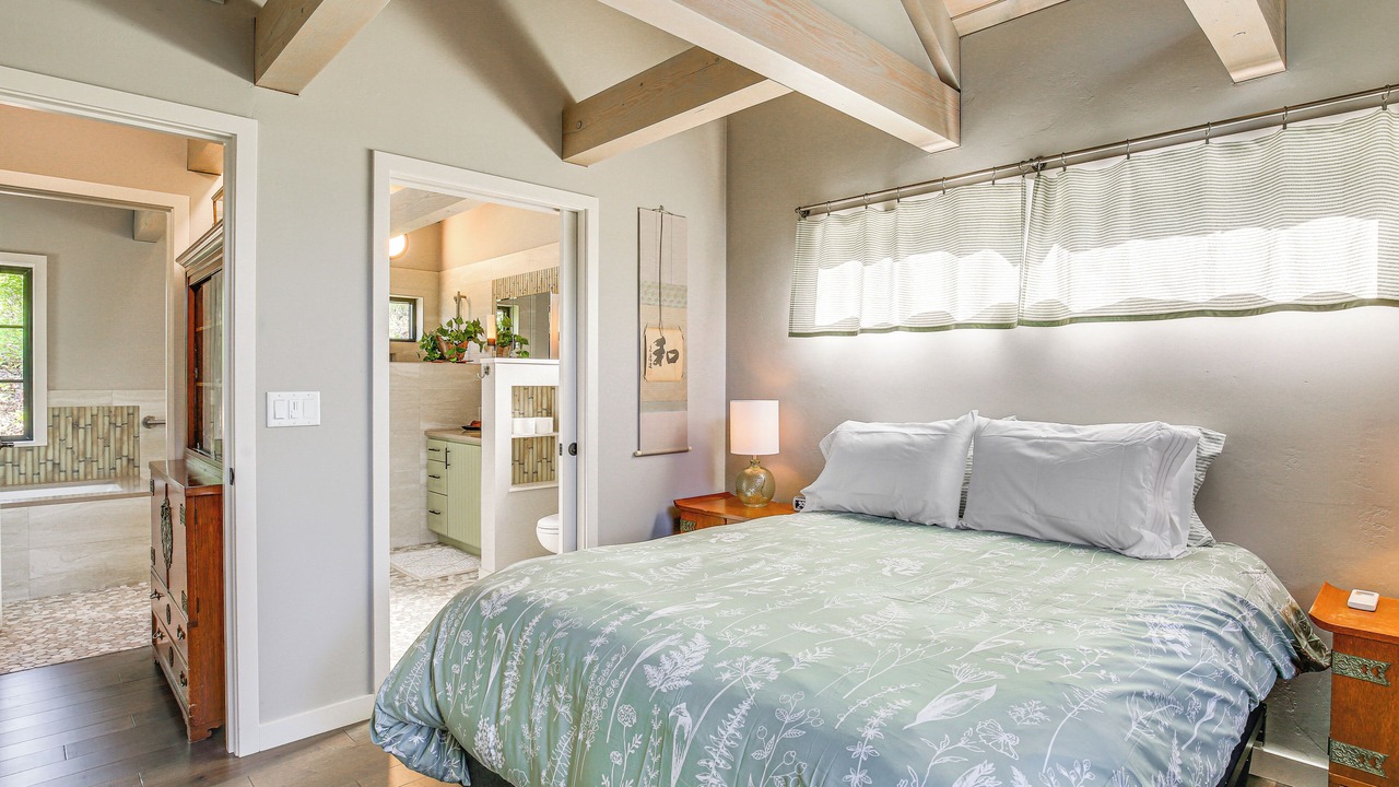 Photo of Bedroom in Thurston