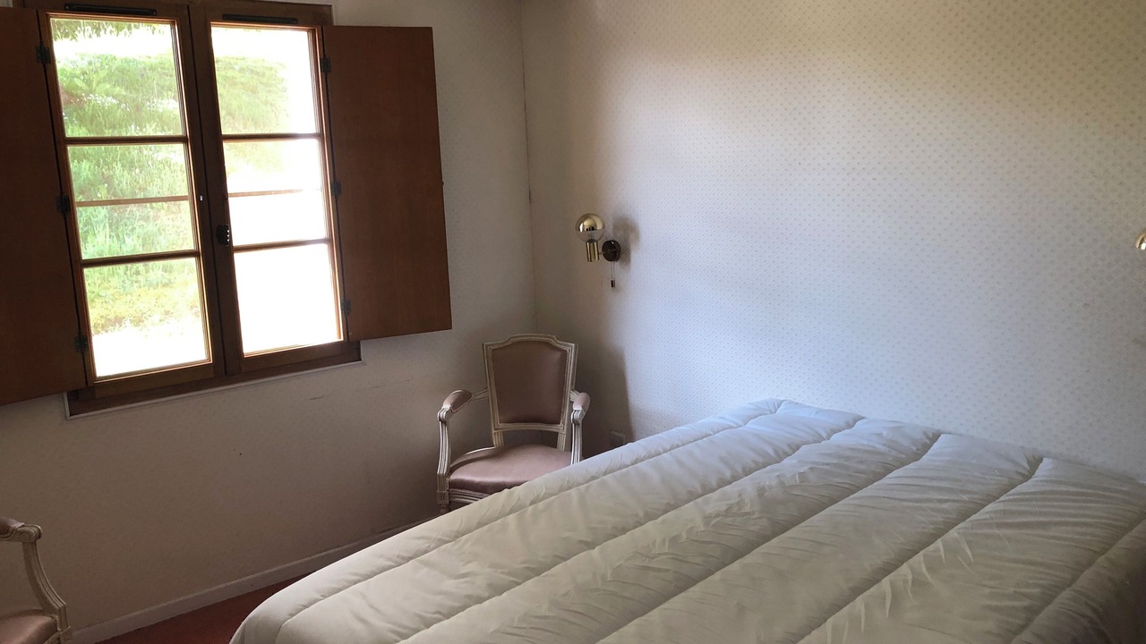 Photo of Bedroom in Moux-en-Morvan