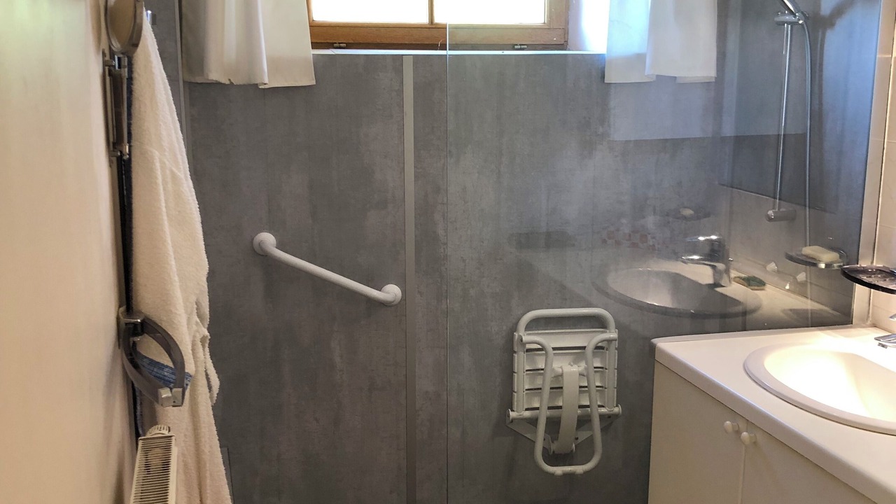 Photo of Bathroom in Moux-en-Morvan