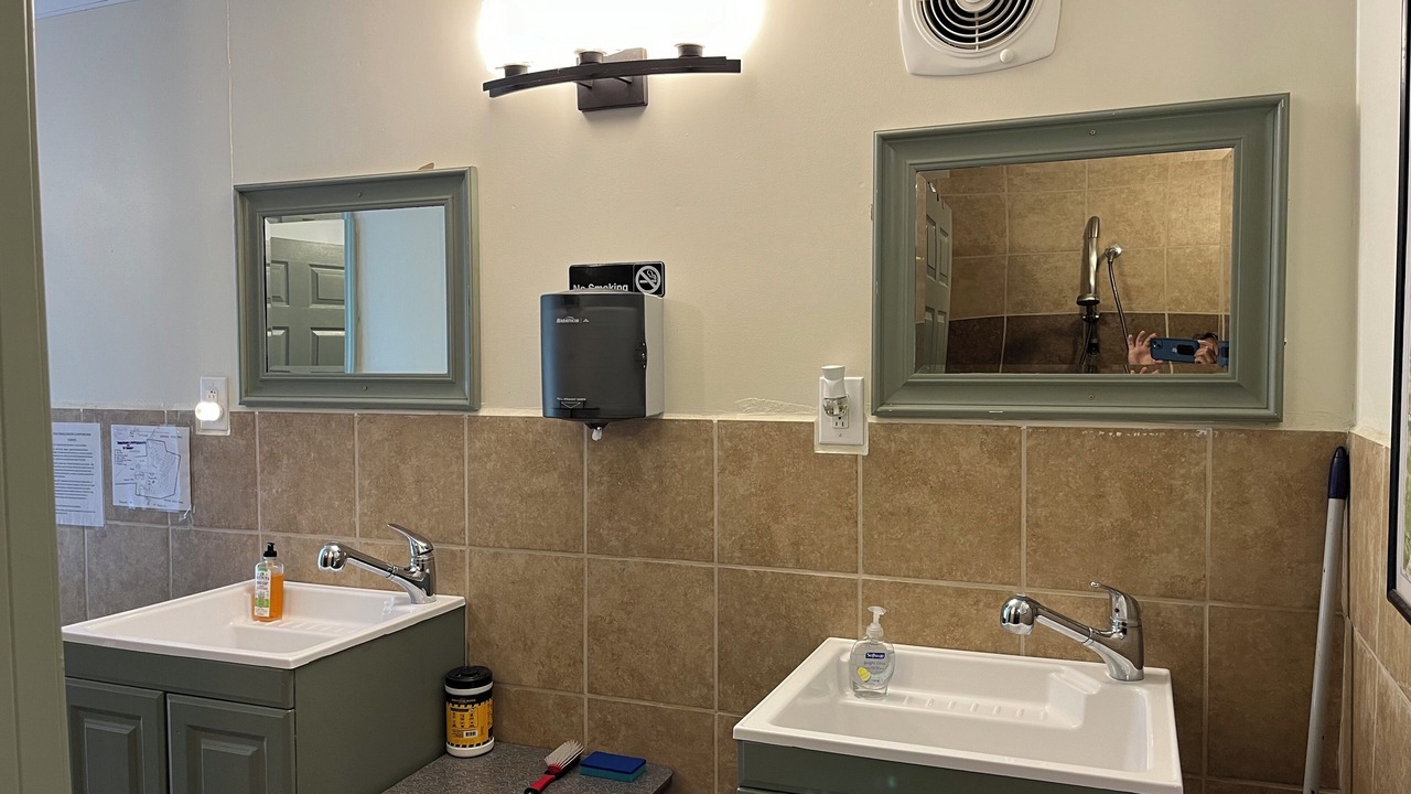 Photo of Others in Aurora