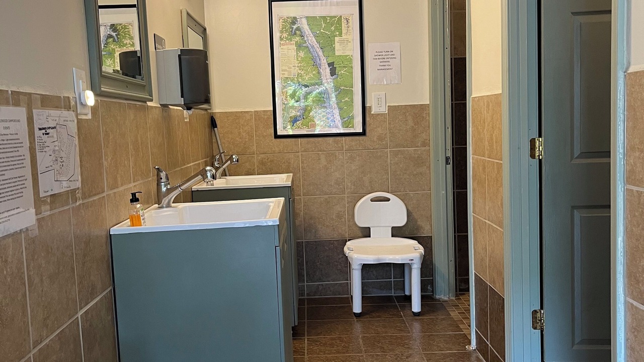 Photo of Others in Aurora