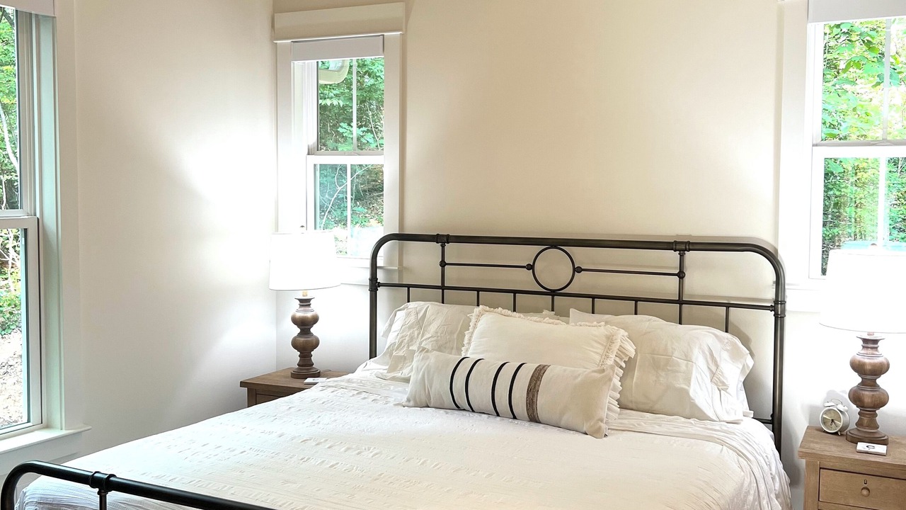 Photo of Bedroom in Taylors