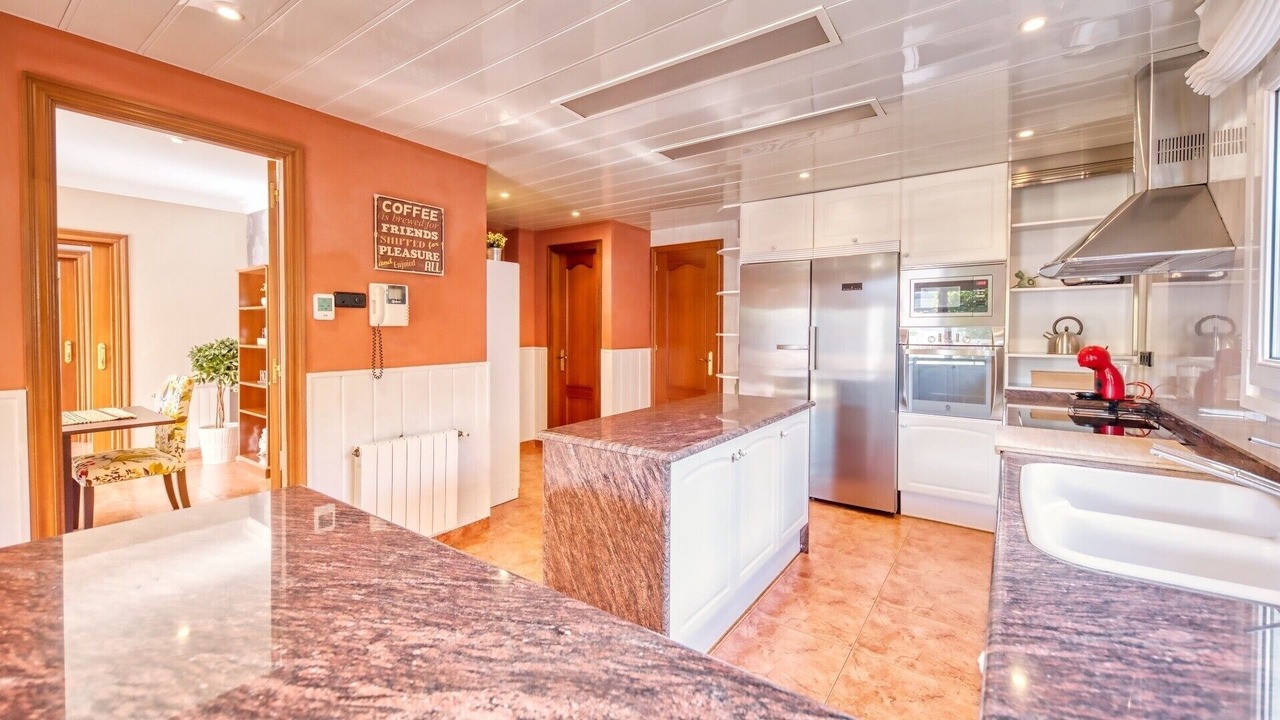 Photo of Kitchen in Lloret Town Center
