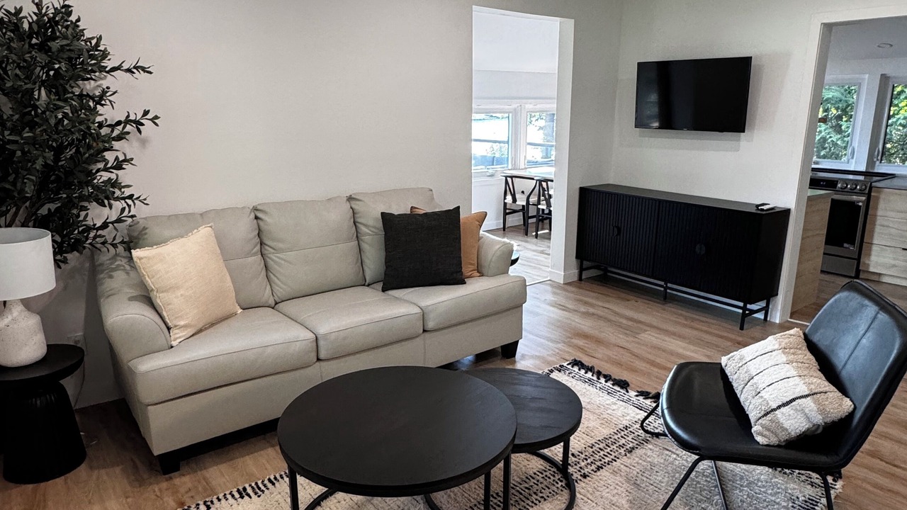 Photo of Livingroom in Laurentian Valley