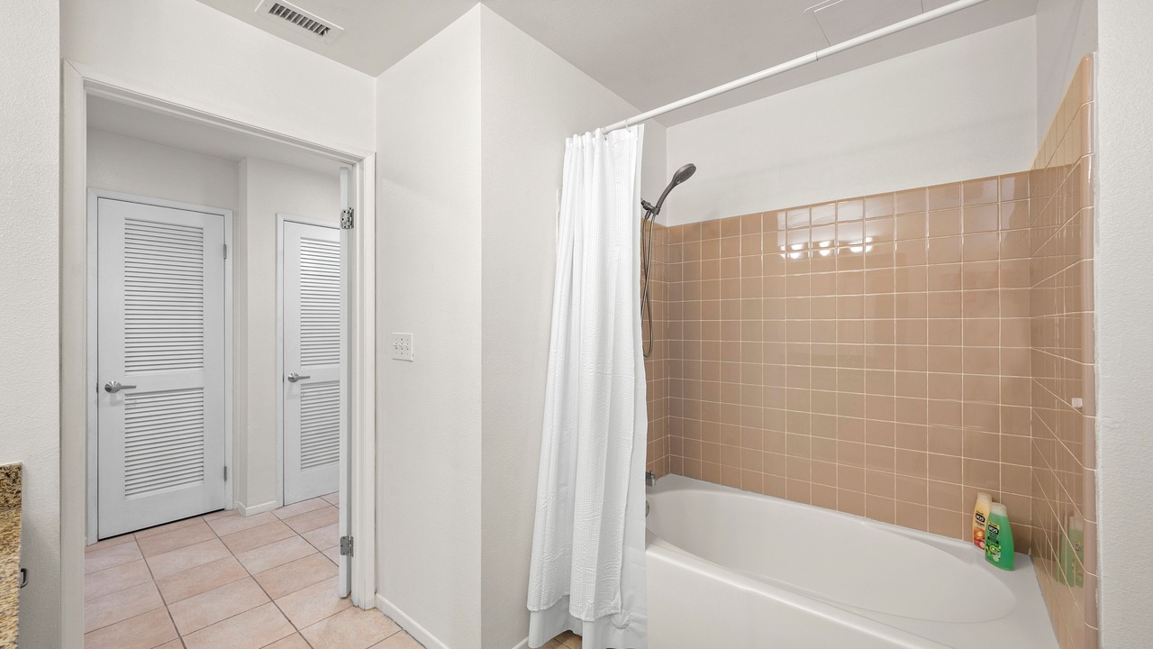 Photo of Bathroom in Pacific Terrace