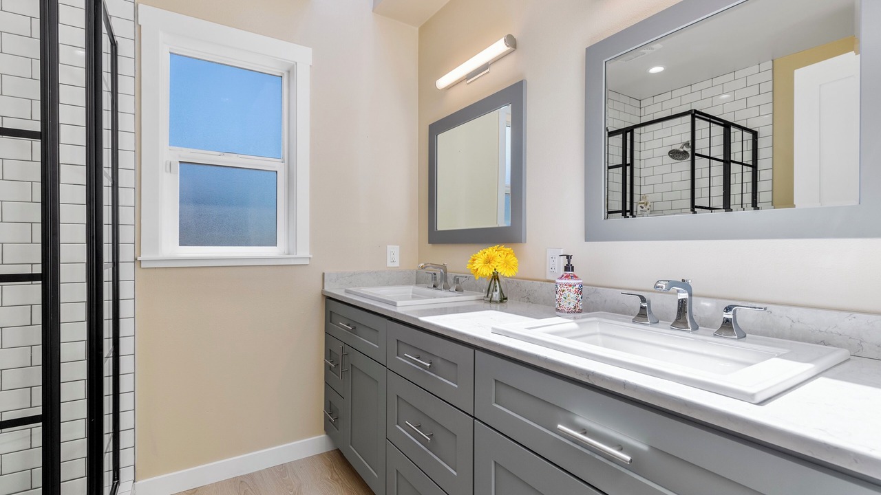 Photo of Bathroom in View Ridge
