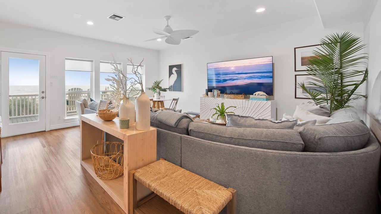 Photo of Livingroom in Terramar Beach