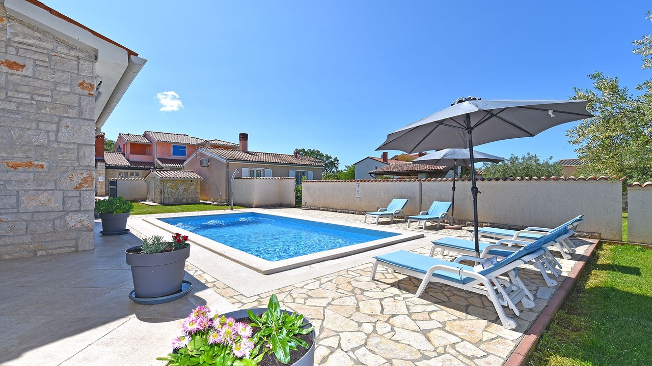 Photo of Outdoor in Gajana