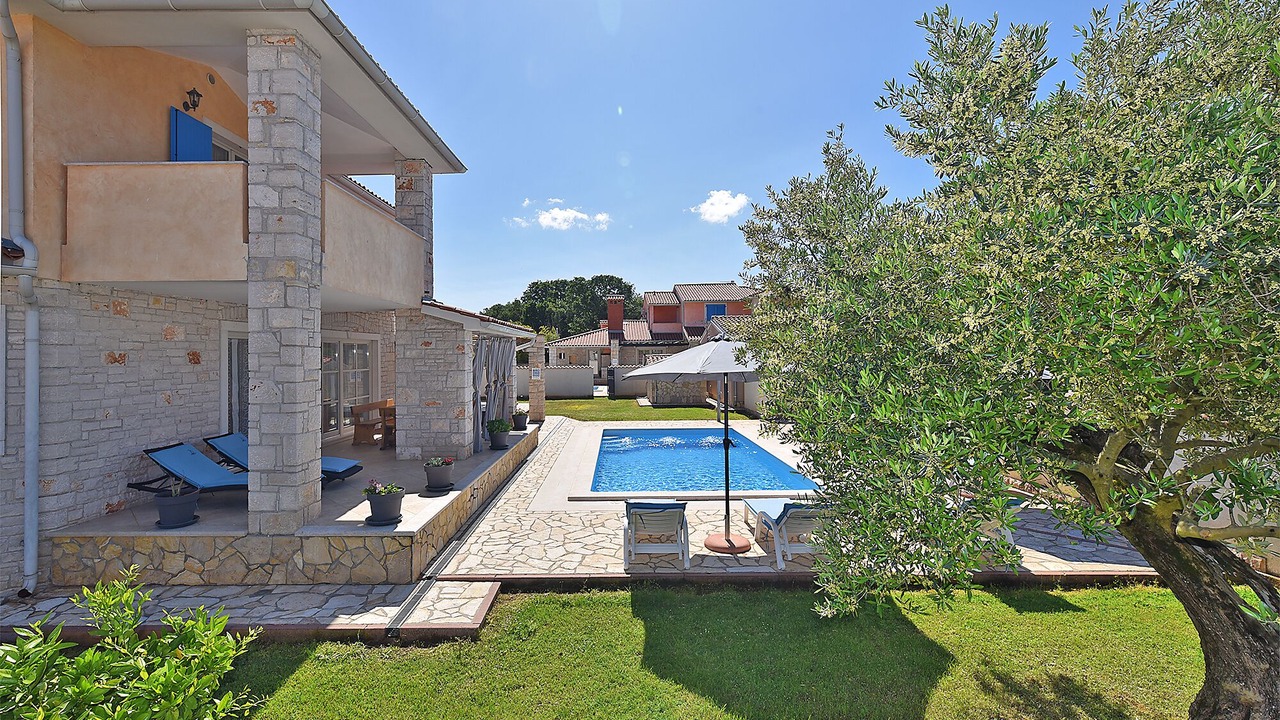 Photo of Outdoor in Gajana