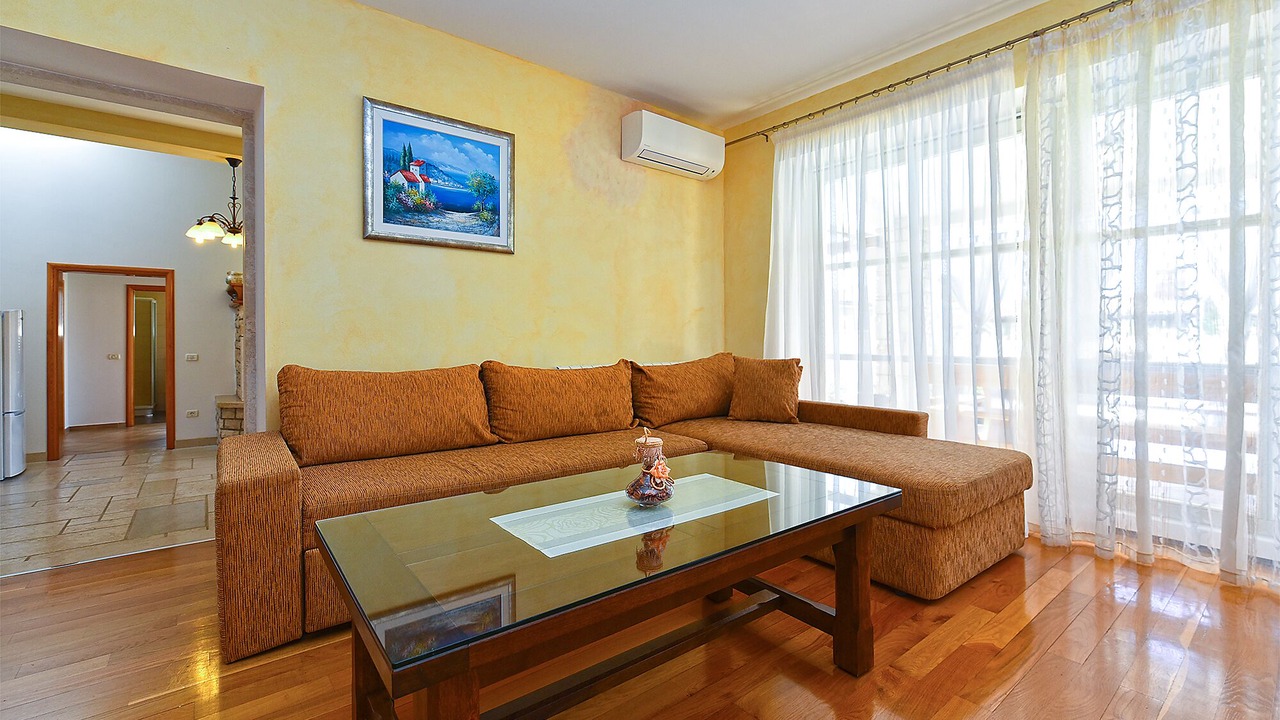 Photo of Livingroom in Gajana