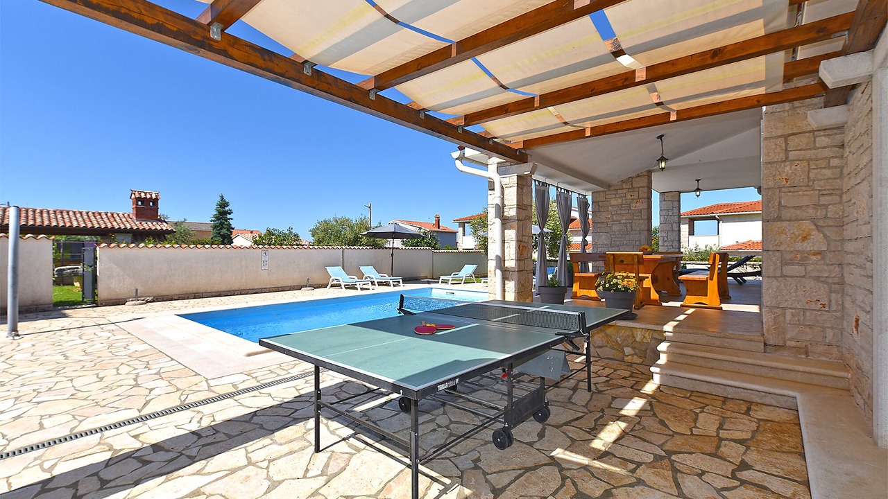 Photo of Patio Balcony in Gajana