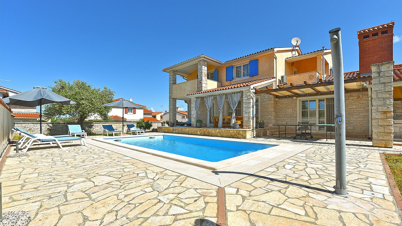 Photo of Outdoor in Gajana