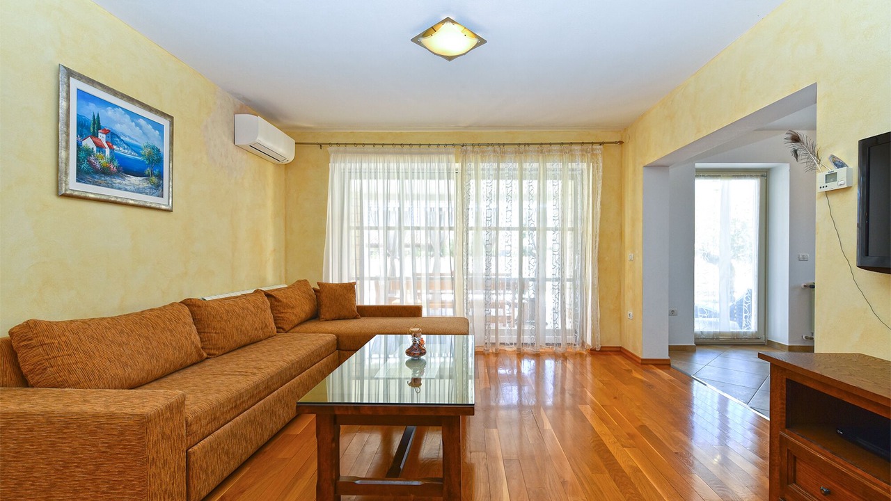 Photo of Livingroom in Gajana