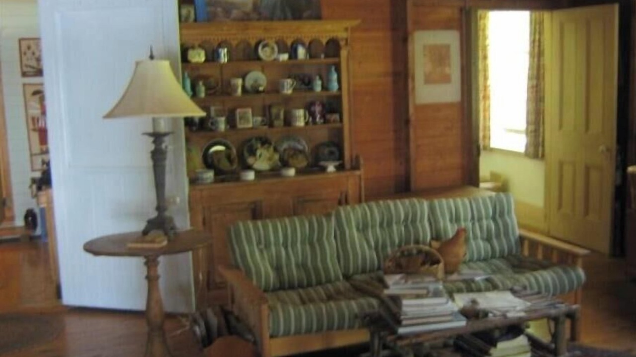 Photo of Livingroom in Ottawa Division