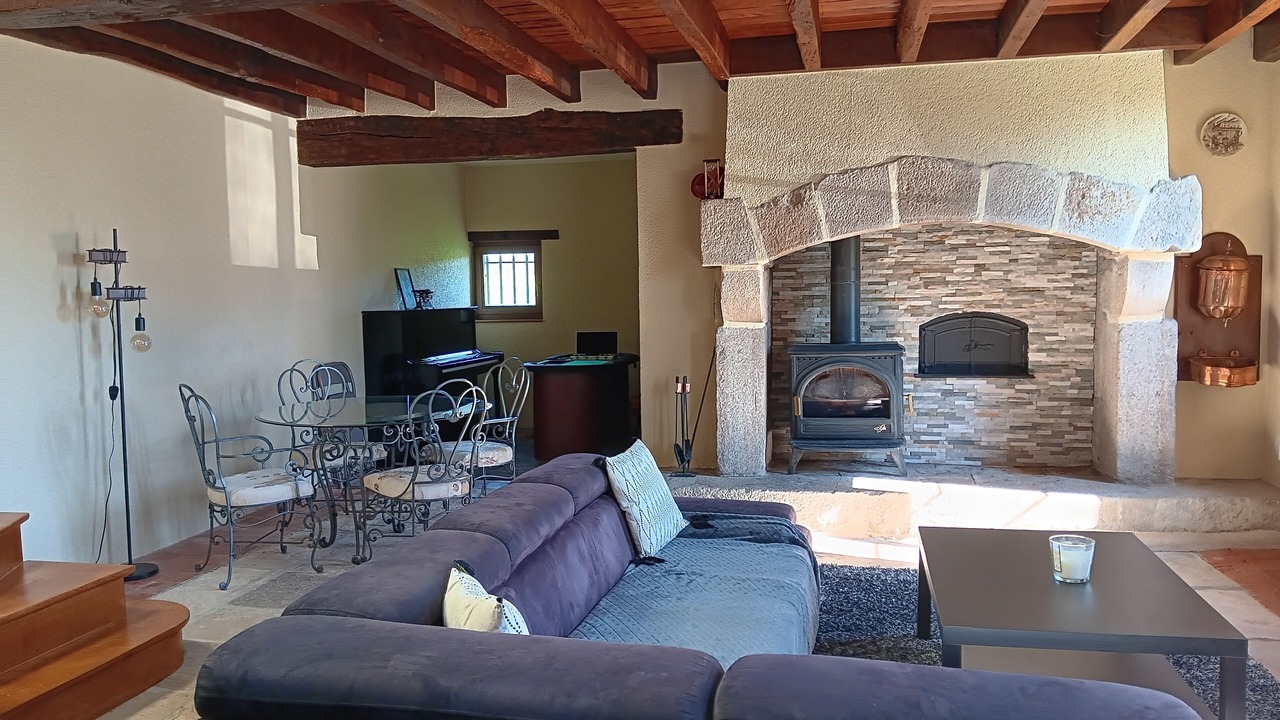 Photo of Livingroom in Vallon-en-Sully