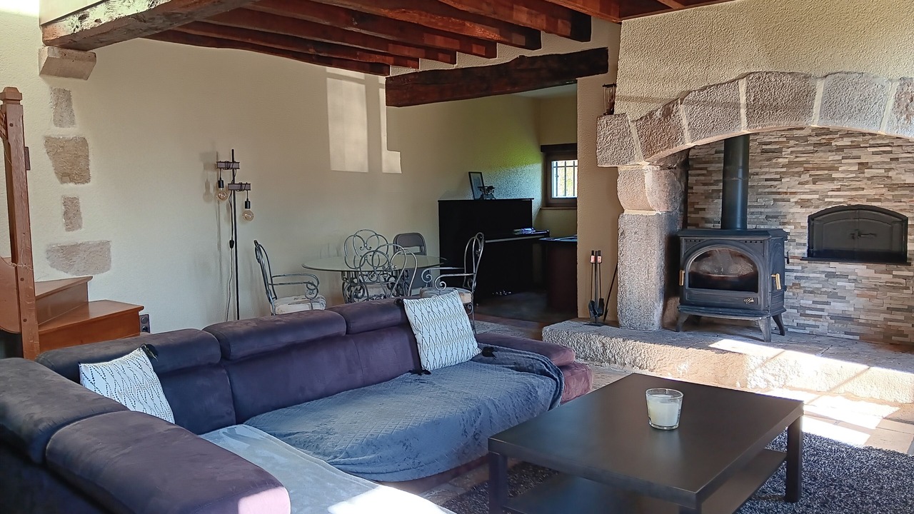 Photo of Livingroom in Vallon-en-Sully