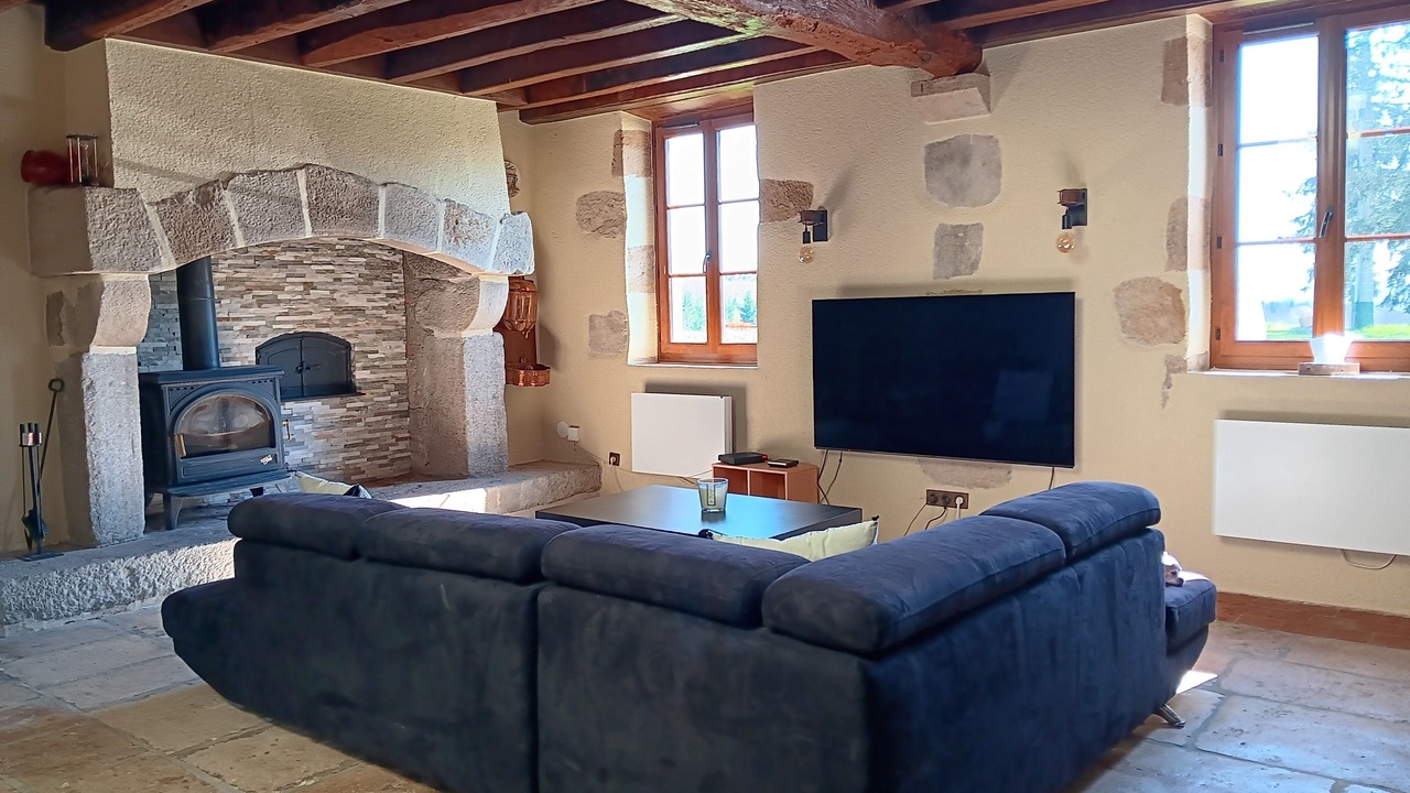 Photo of Livingroom in Vallon-en-Sully