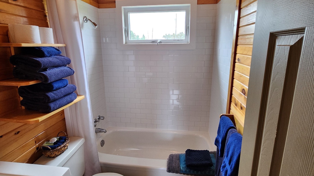 Photo of Bathroom in Green Gables