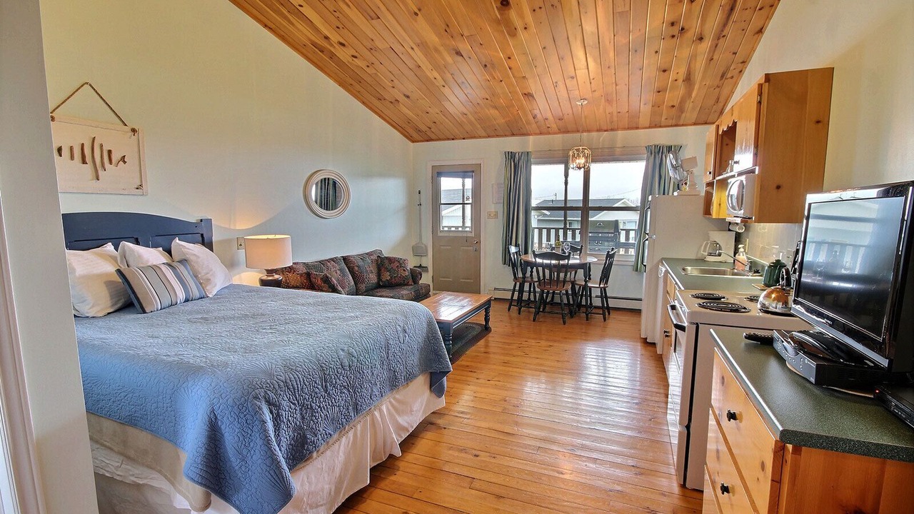 Photo of Bedroom in Green Gables