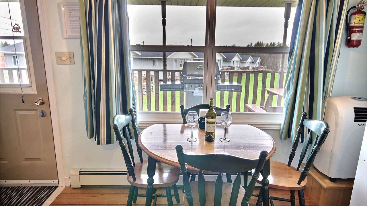 Photo of Bedroom in Green Gables