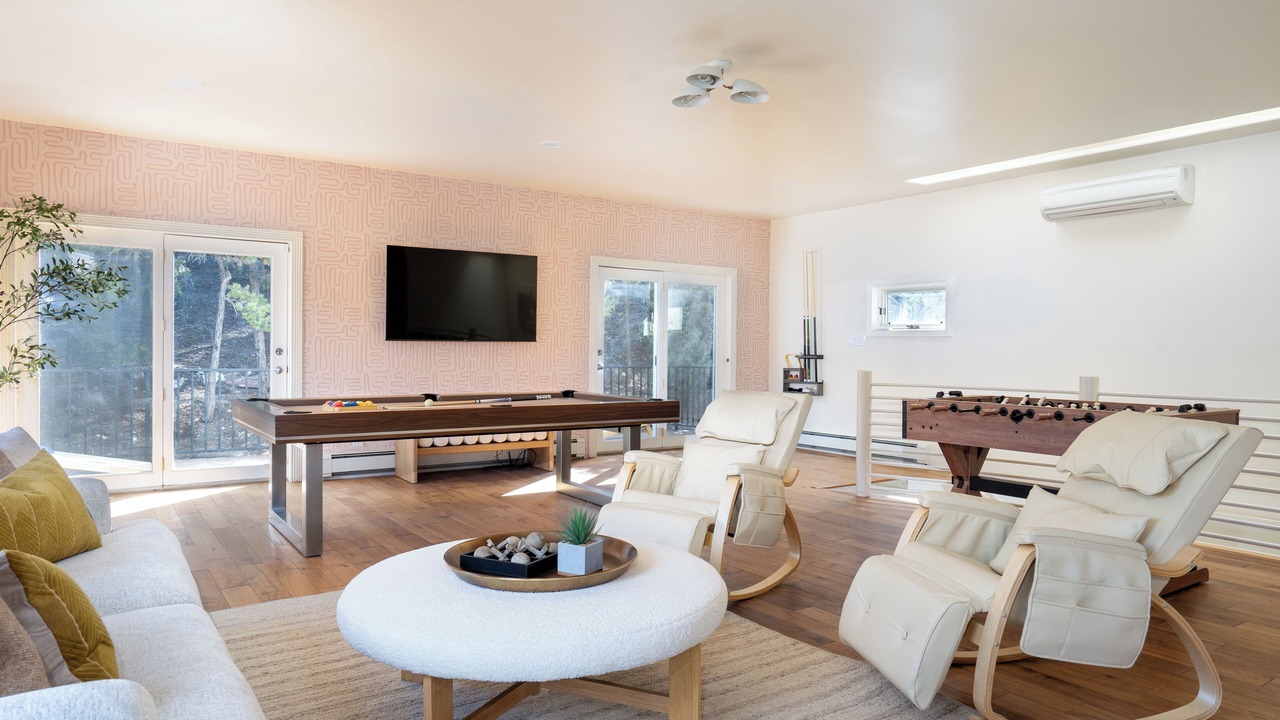 Photo of Livingroom in Hyde Park Estates