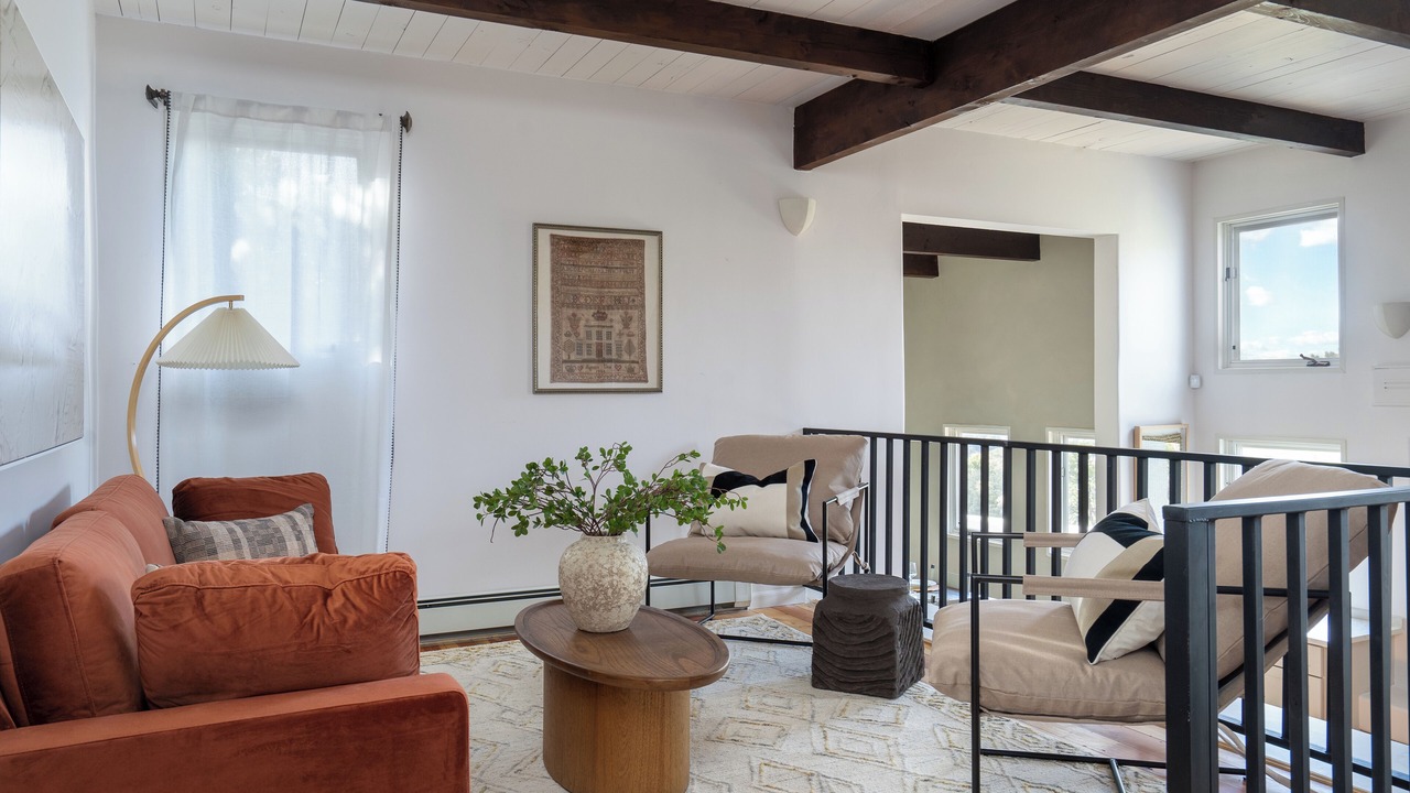 Photo of Livingroom in Hyde Park Estates