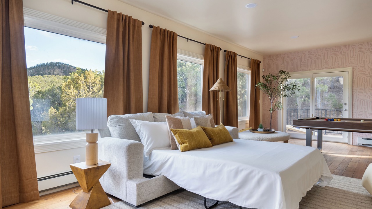 Photo of Bedroom in Hyde Park Estates
