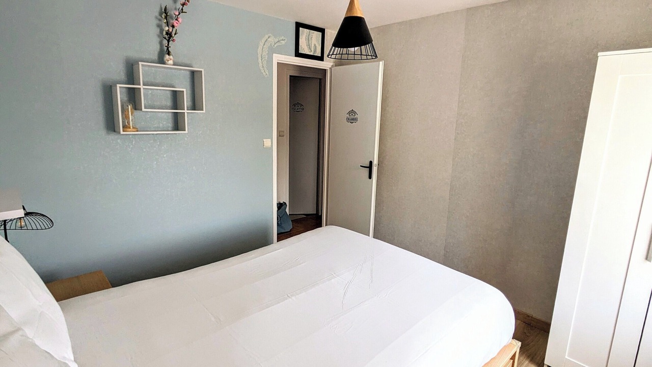 Photo of Bedroom in Angles