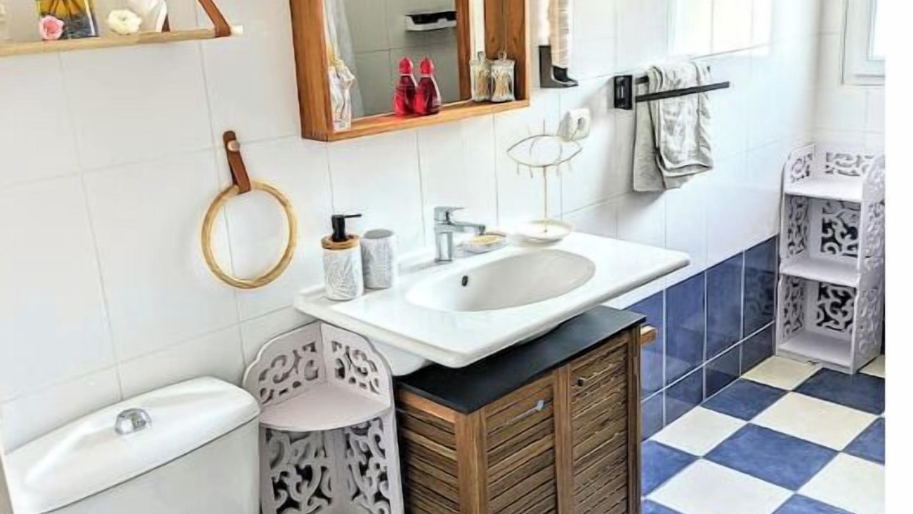 Photo of Bathroom in Angles