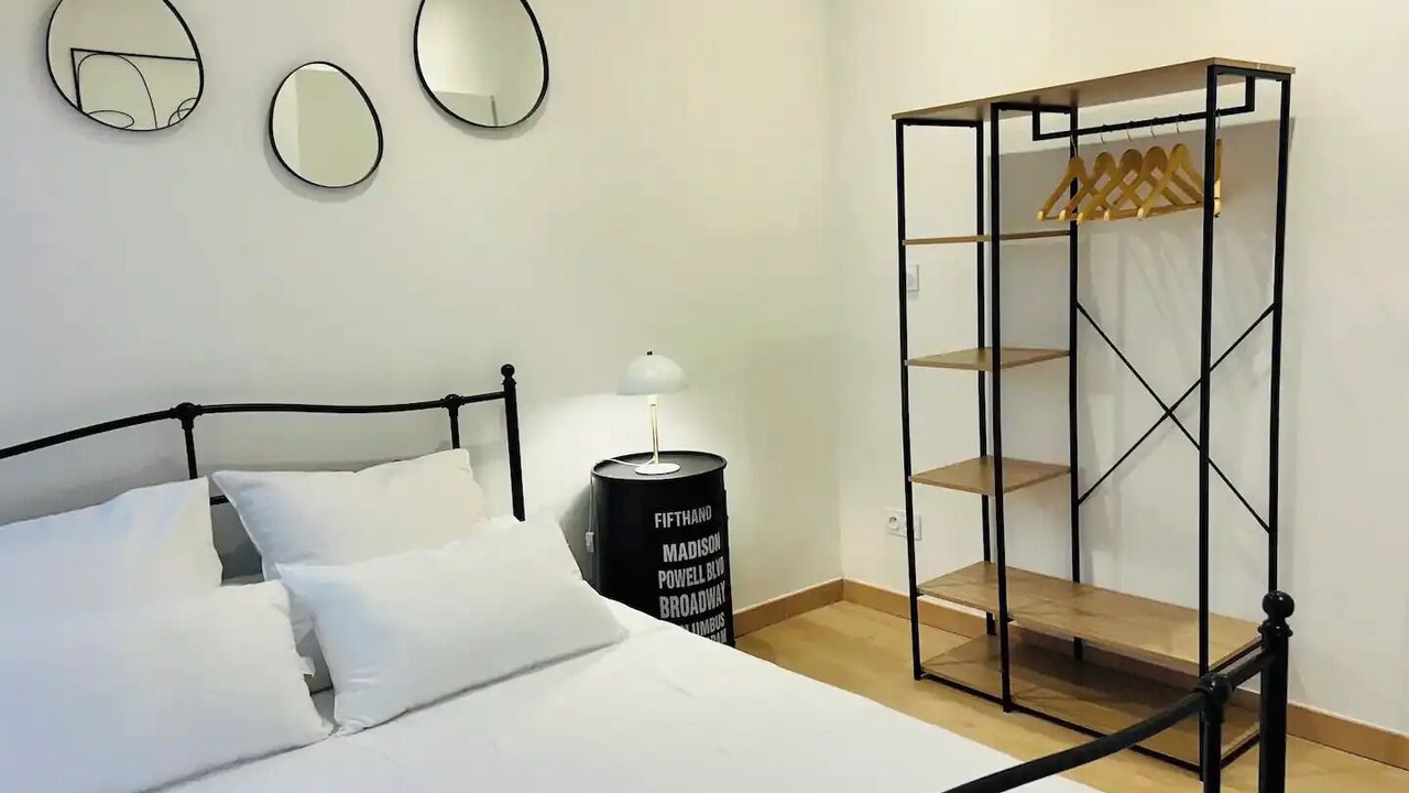Photo of Bedroom in Charbonnieres-les-Bains