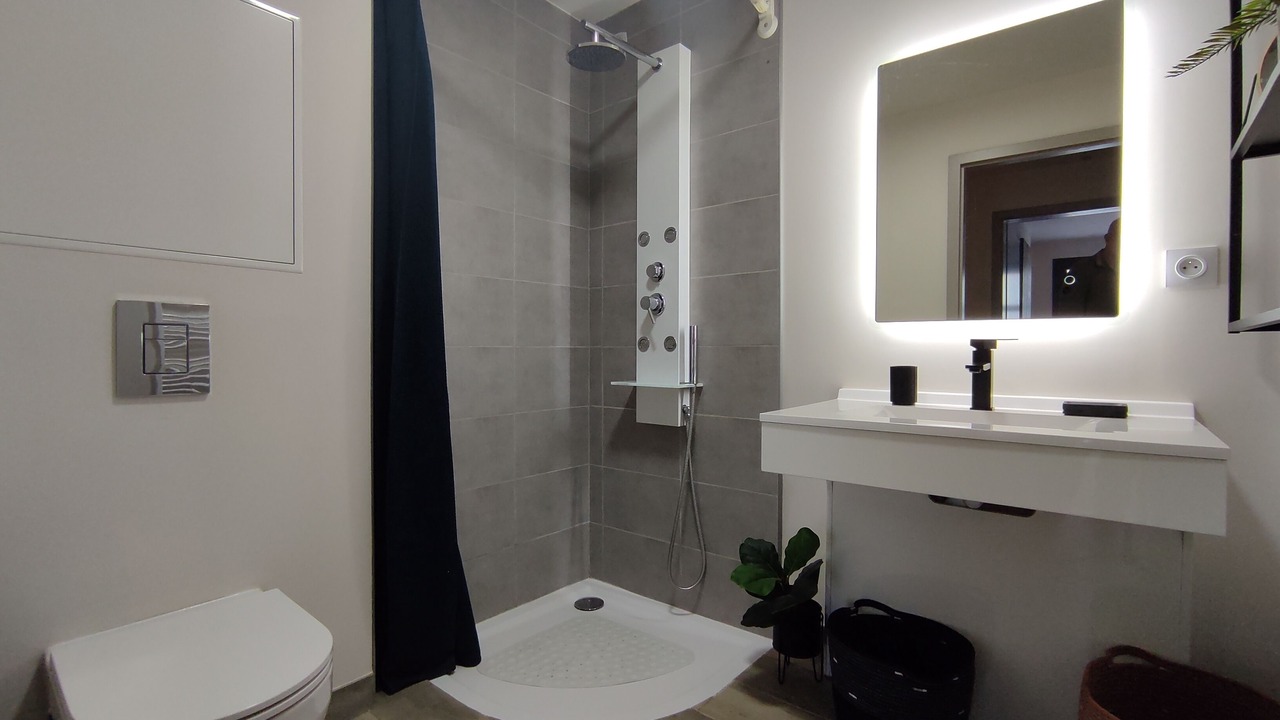 Photo of Bathroom in Saint-Nicolas-de-Veroce