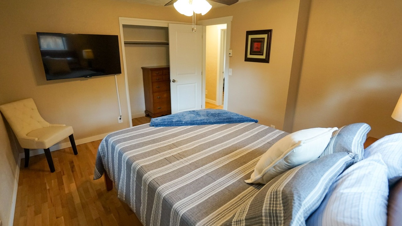 Photo of Bedroom in Cal Young