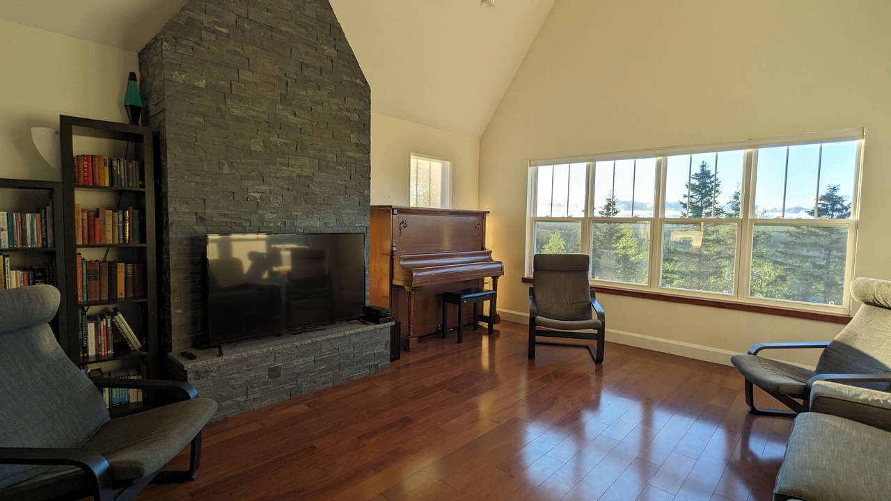 Photo of Livingroom in Charlotte's Shore