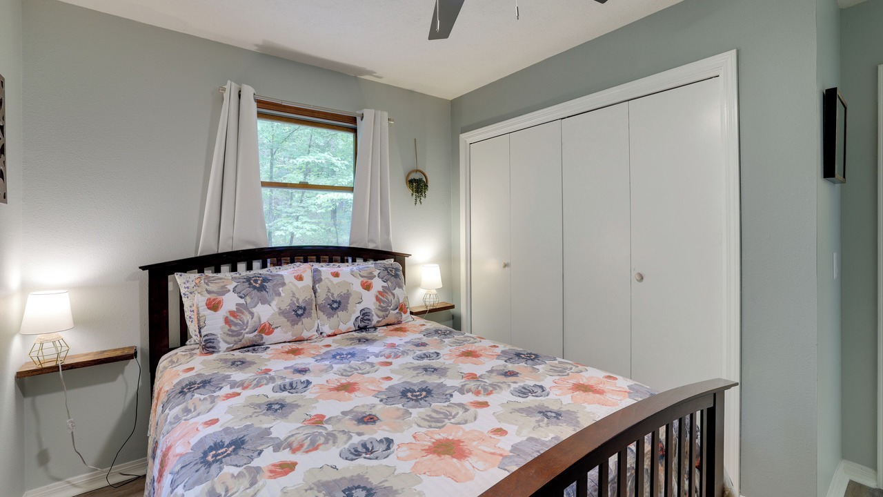 Photo of Bedroom in Eureka Springs