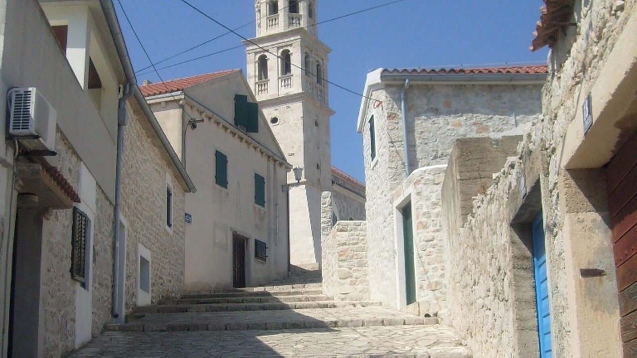 Photo of Others in Betina