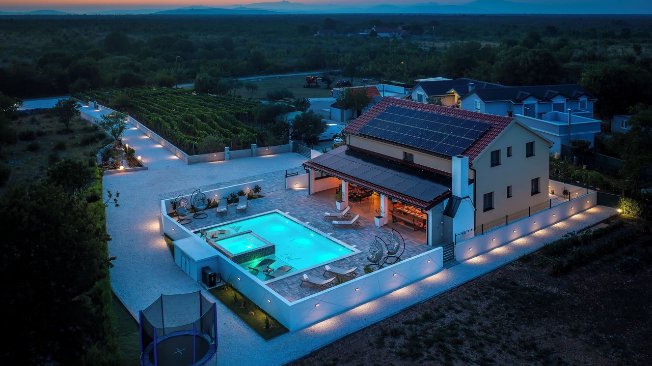 Photo of Outdoor in Oklaj