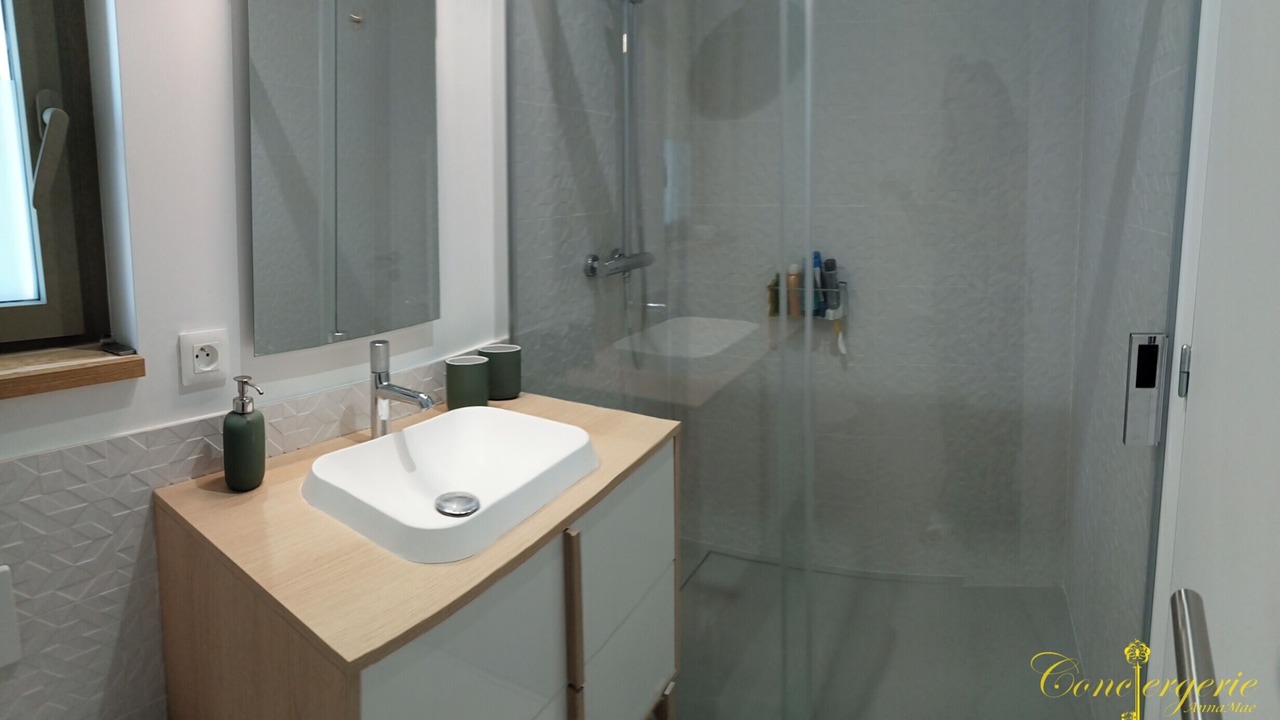Photo of Bathroom in Castillon-du-Gard